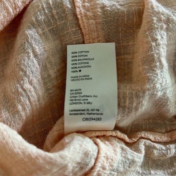 We The Free XS peach cotton gauze long sleeve button down shirt great pre owned - Picture 9 of 9